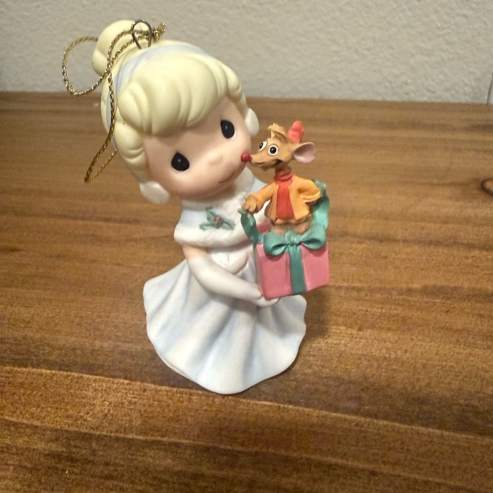Disney’s Cinderella and Jaq Hallmark Ornament